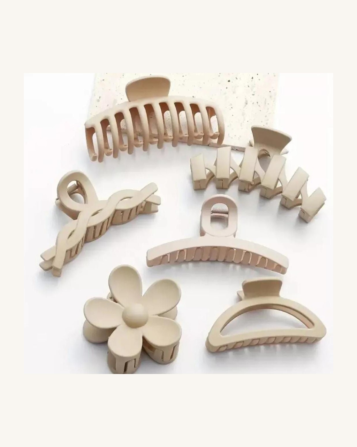 Pinza de Cabello Beige · Varios diseños