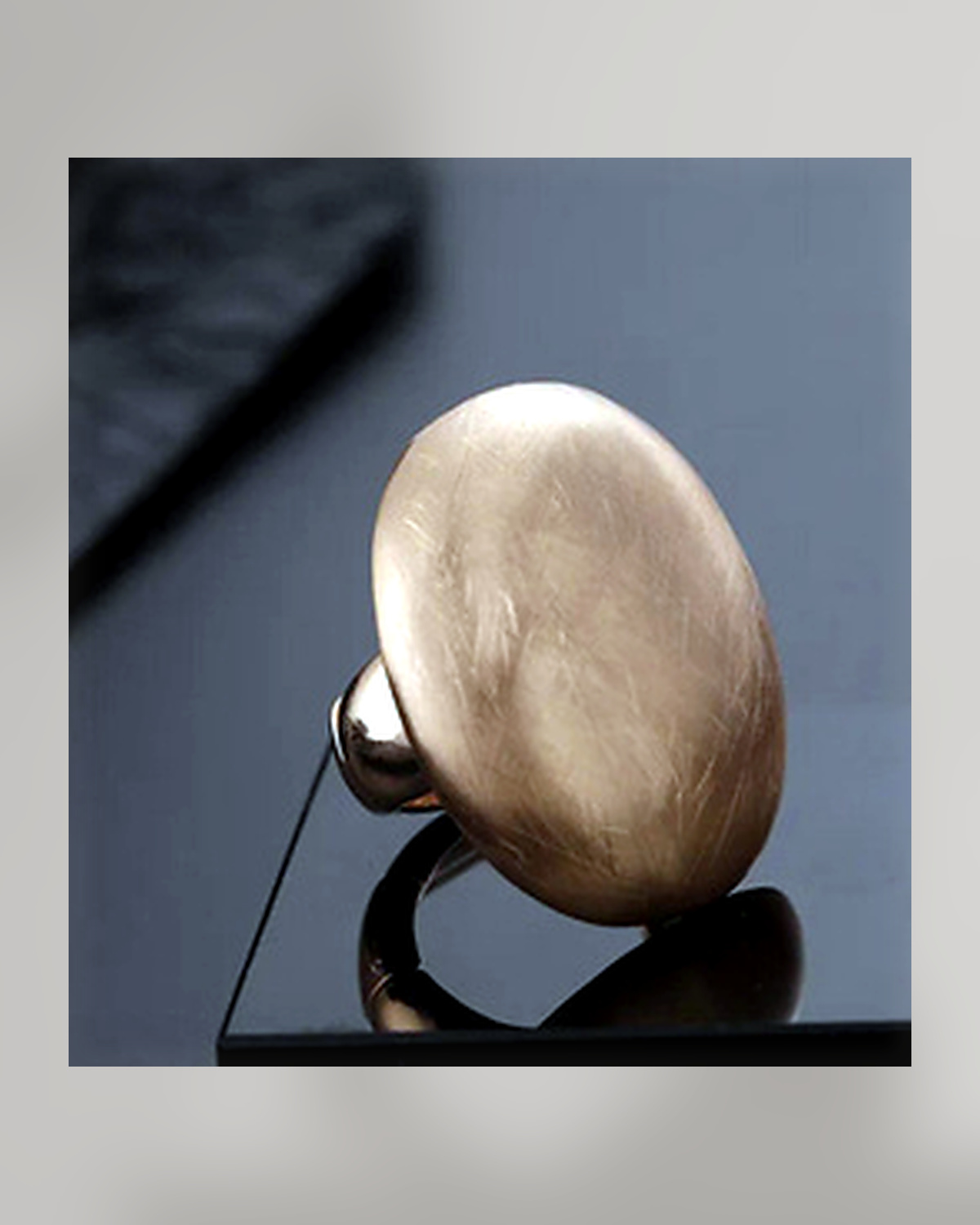 Anillo O. Dorado
