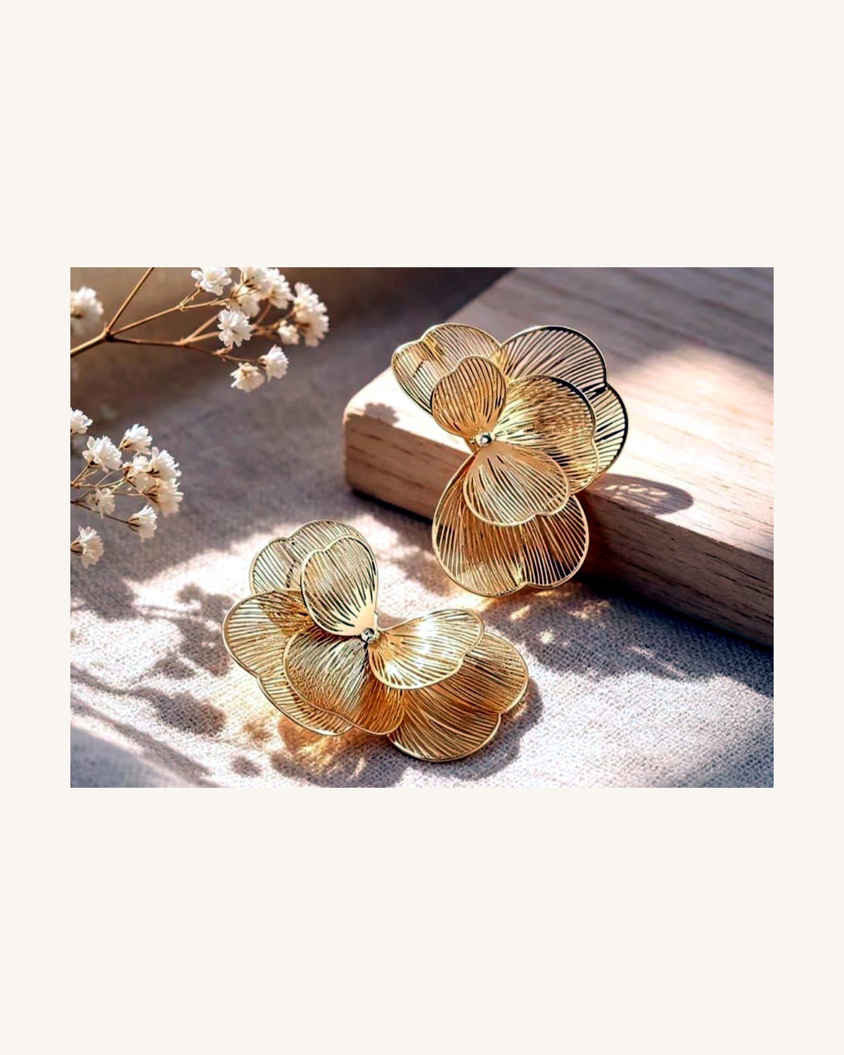 Aretes Flor Dorada