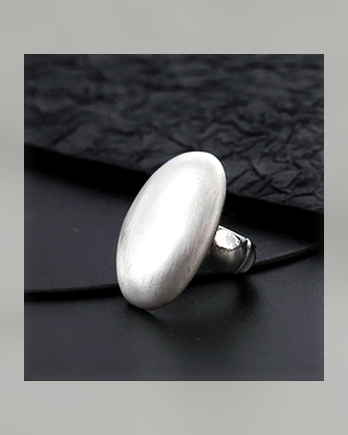 Anillo O. Plateado
