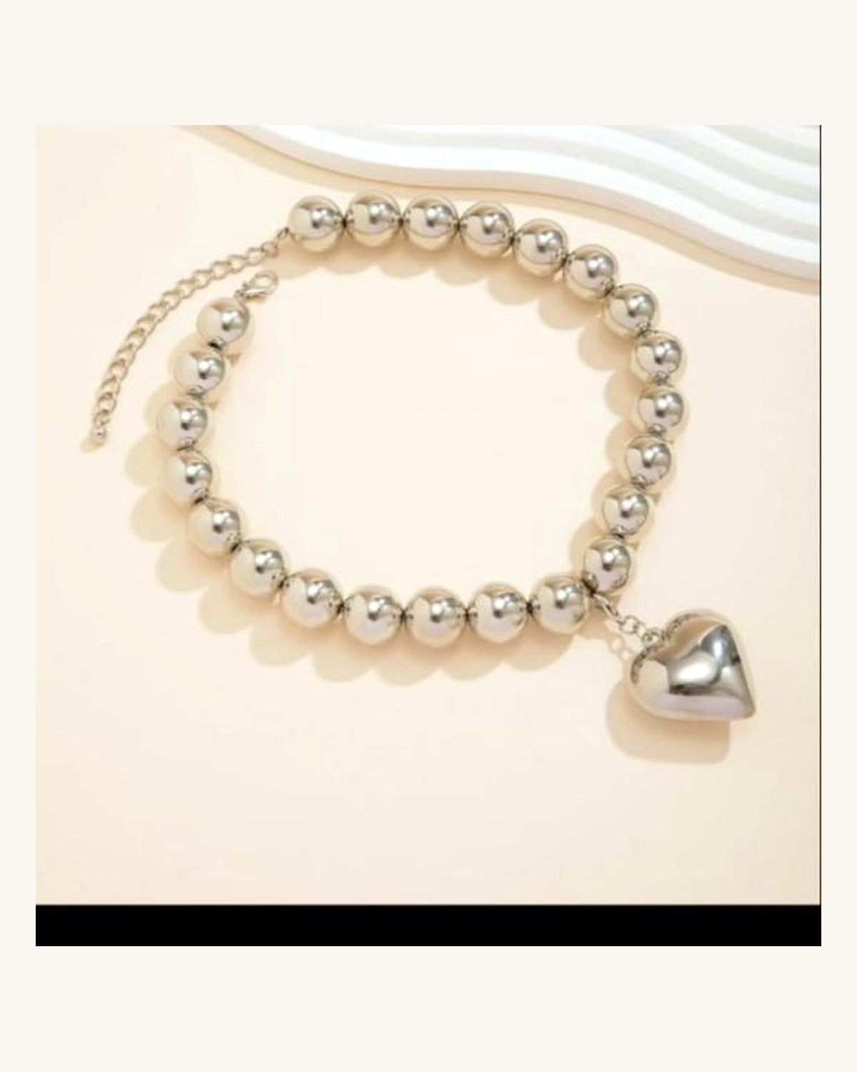 Pulsera Bolas Plateadas · Dije Corazón